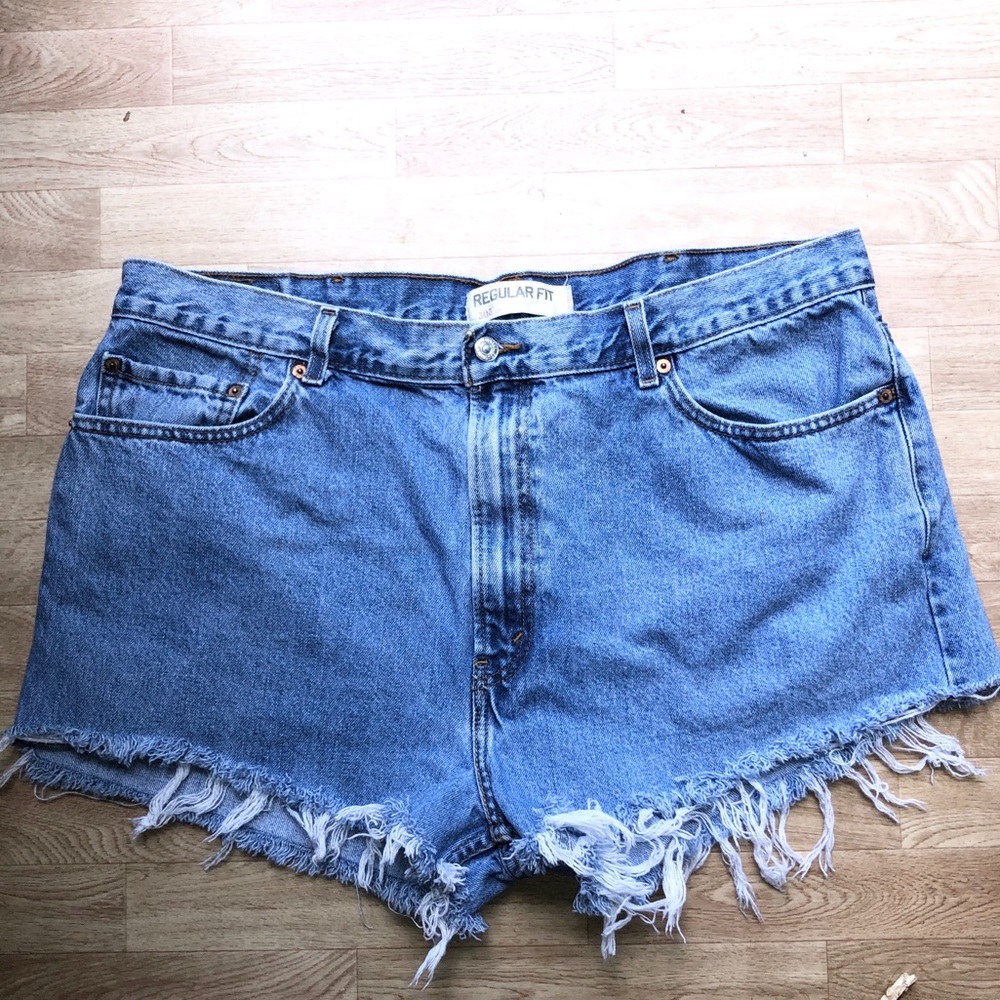 Levi’s | Plus Size 505 Cut off Jean Shorts